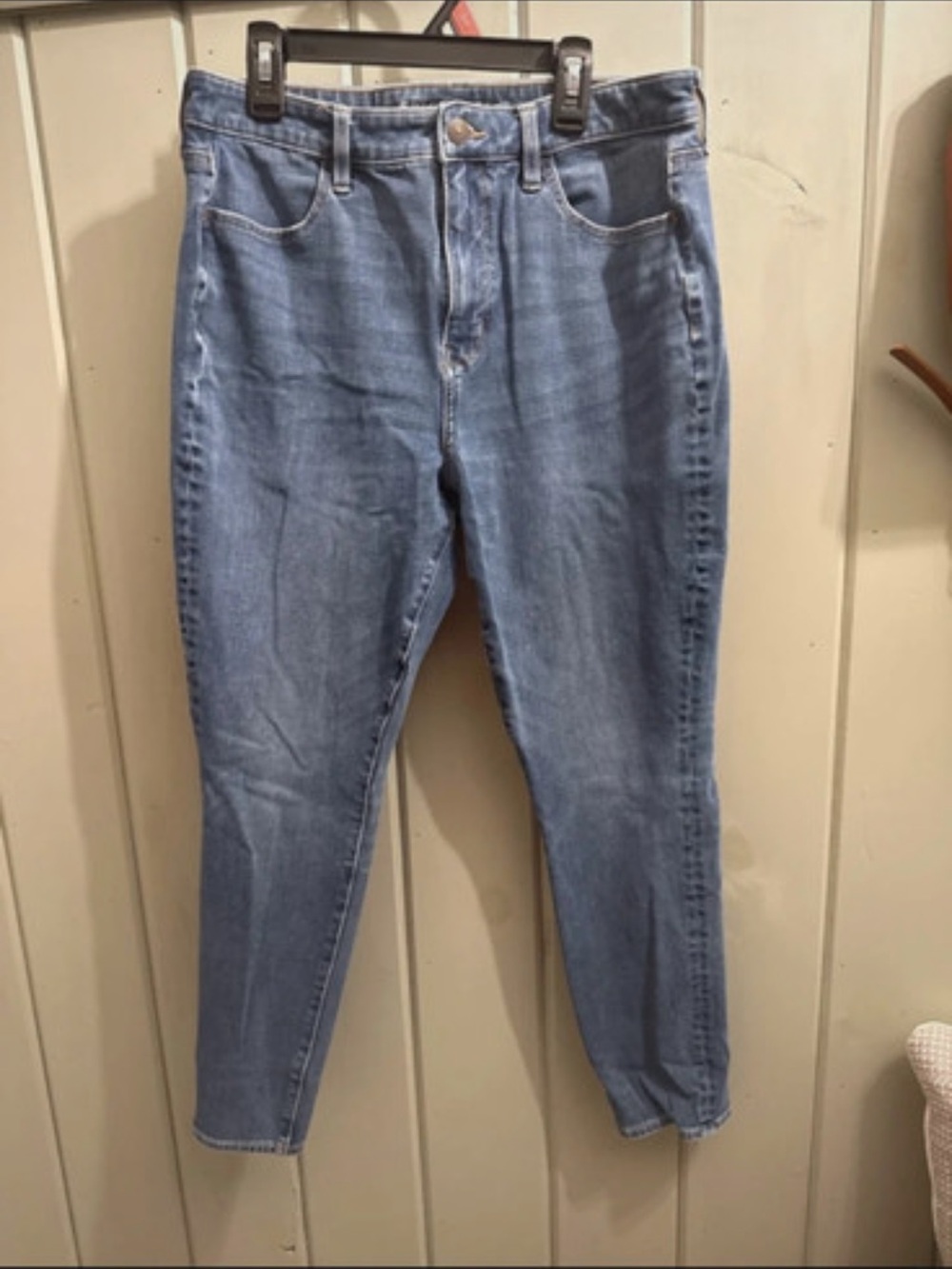 American Eagle Outfitters Light Blue High-Rise Women’s Jeans